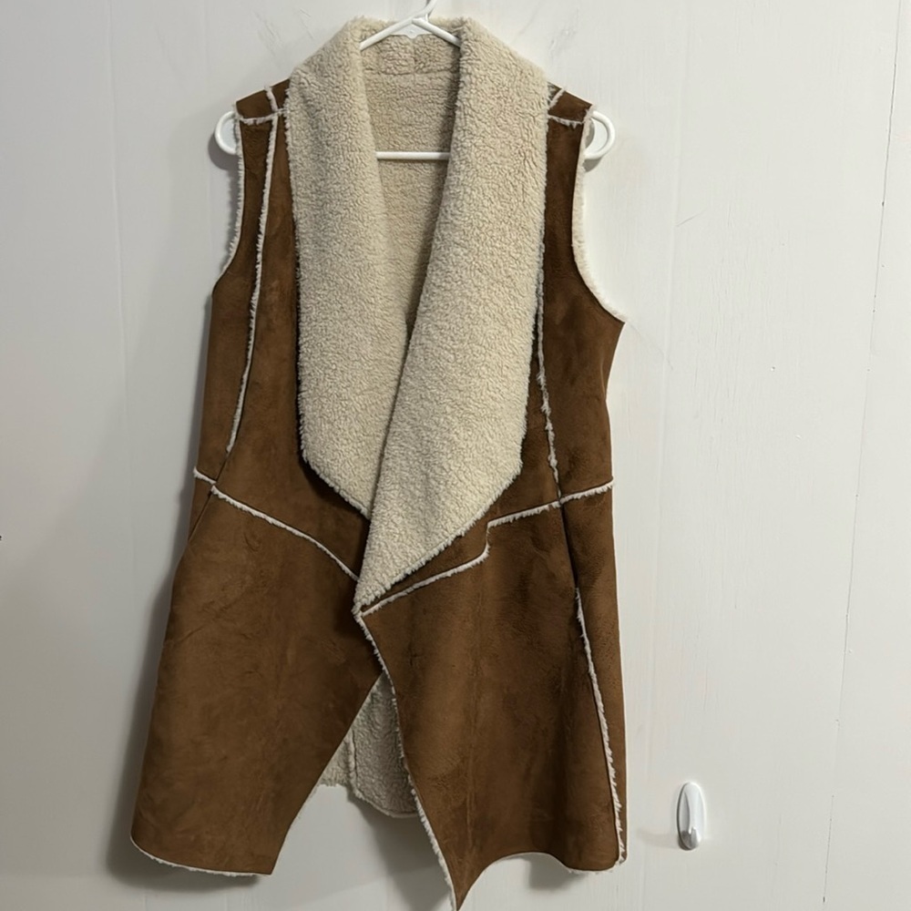 John & Jenn Faux Suede / Faux Fur Super soft long vest Sz Small great condition